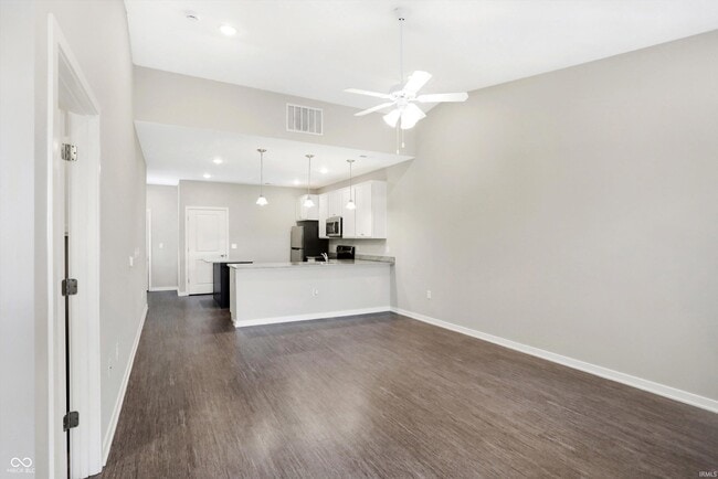 Building Photo - 1905 Chambers Dr