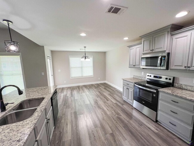 Building Photo - 202 Gunnison Way