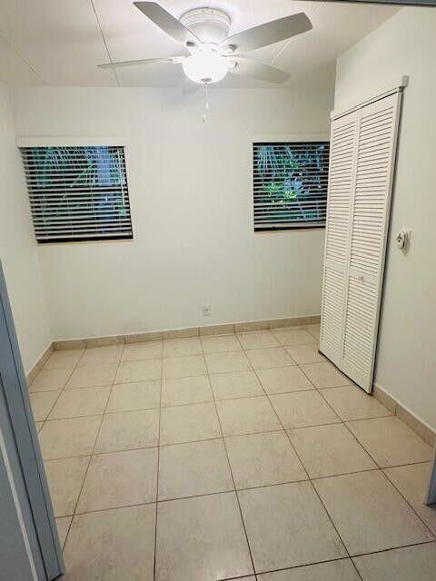 Foto del edificio - 555 Banyan Tree Ln