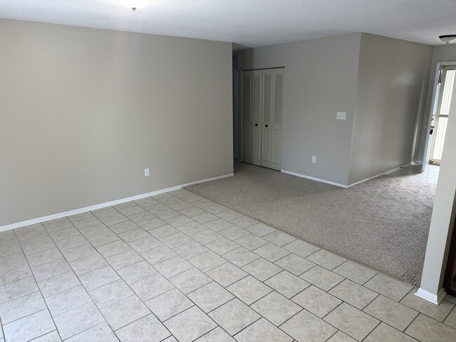 Sala de estar / Comedor - 2325 Palladio Ave