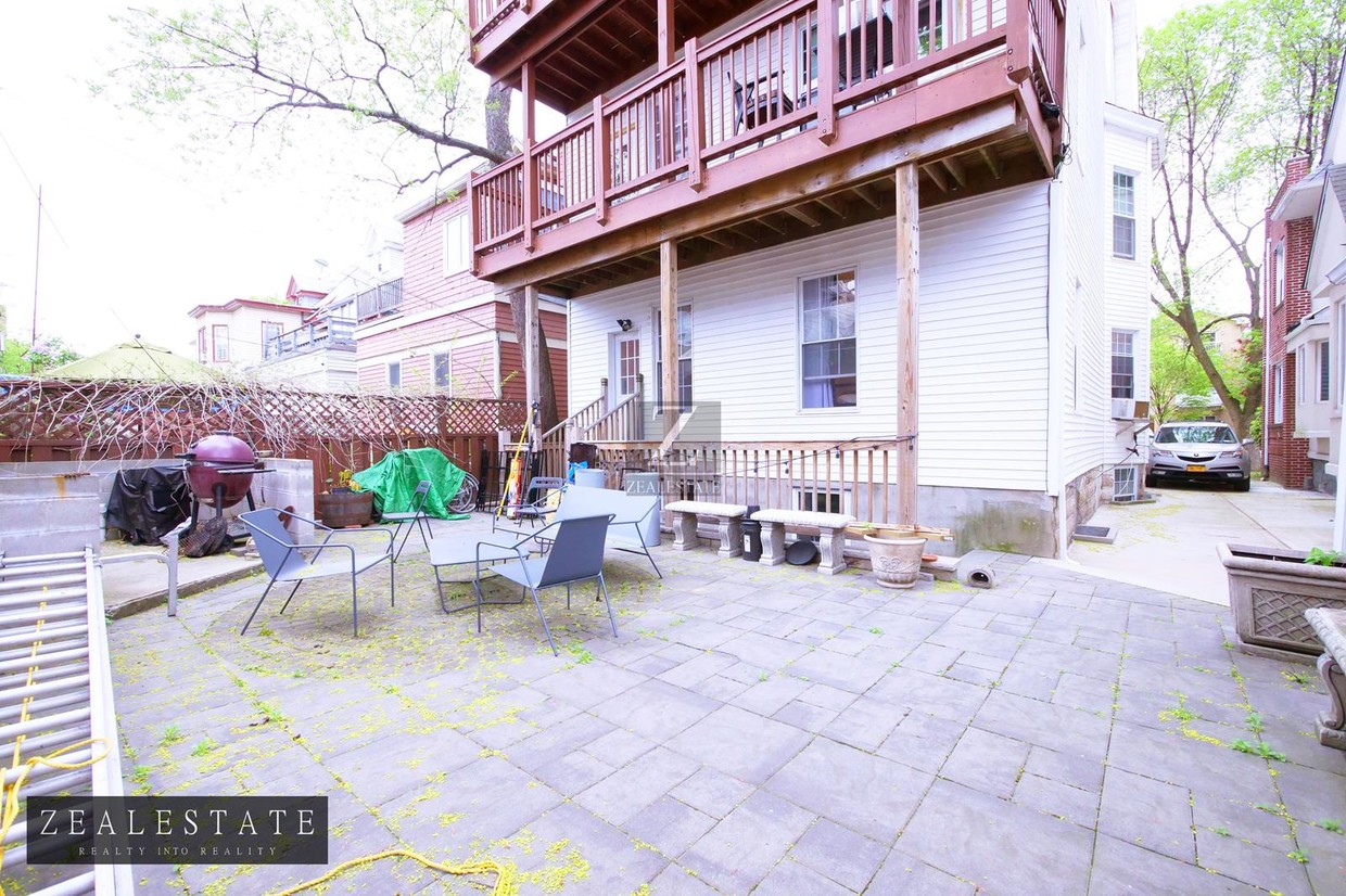 Primary Photo - 538 East 9th Street