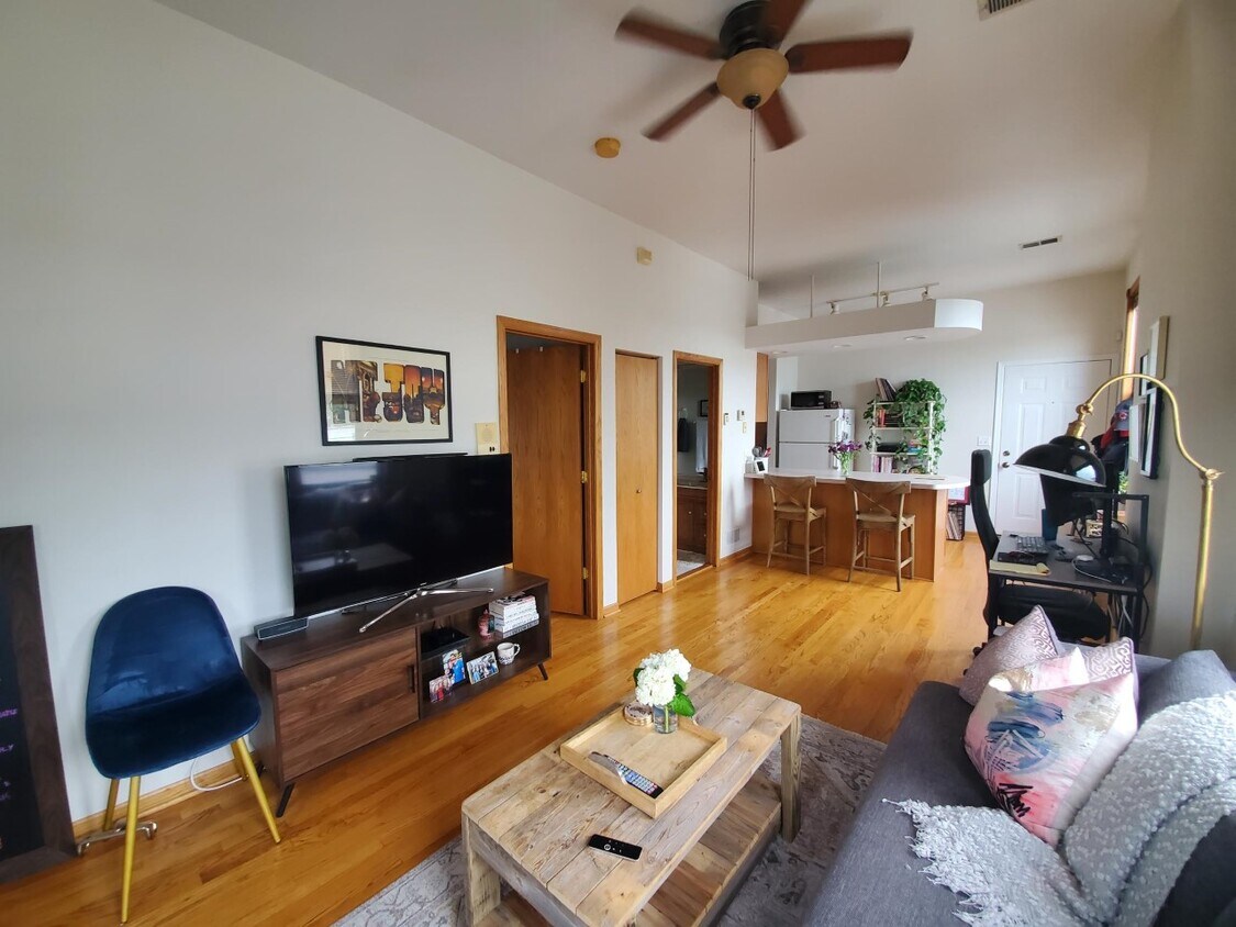 Foto principal - 1427 N Wood St