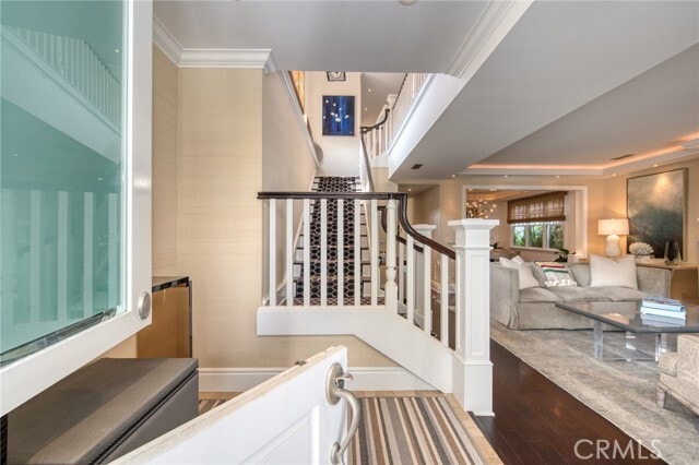 Foto del edificio - 325 Poppy Ave