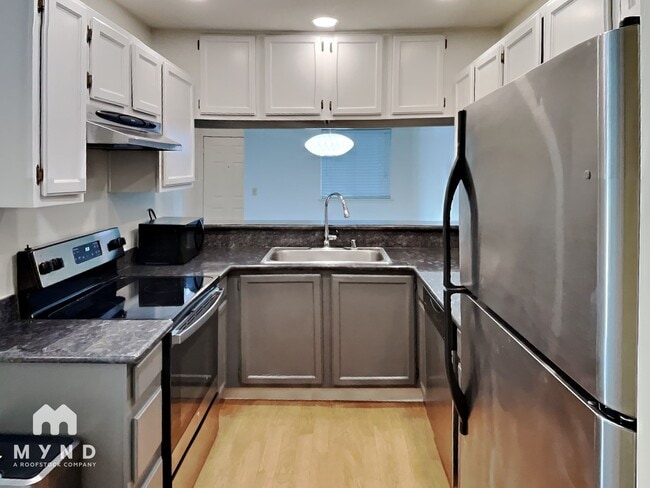 Building Photo - 465 Canyon Oaks Dr