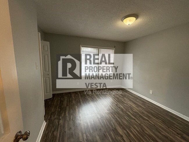 Building Photo - 131 Wall St