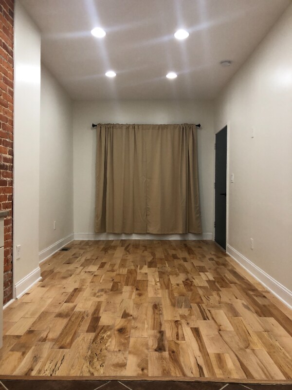Foto del edificio - 1706 N Marshall St