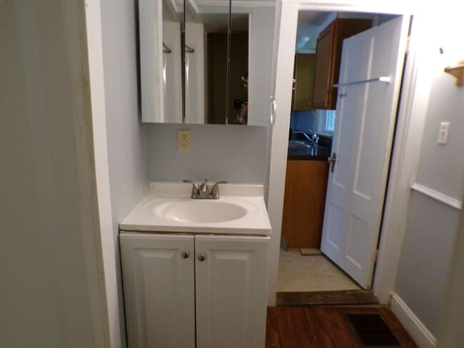 Building Photo - 74 N Main Ave