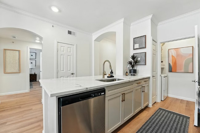 Foto del edificio - 1001 Ross Ave