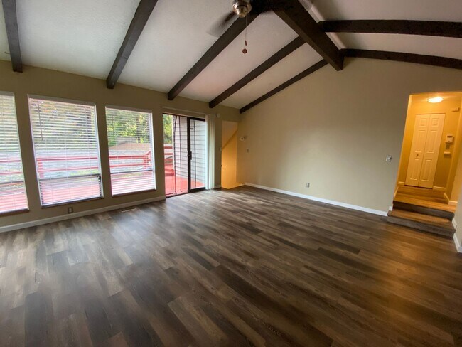 Building Photo - South Hills Retreat