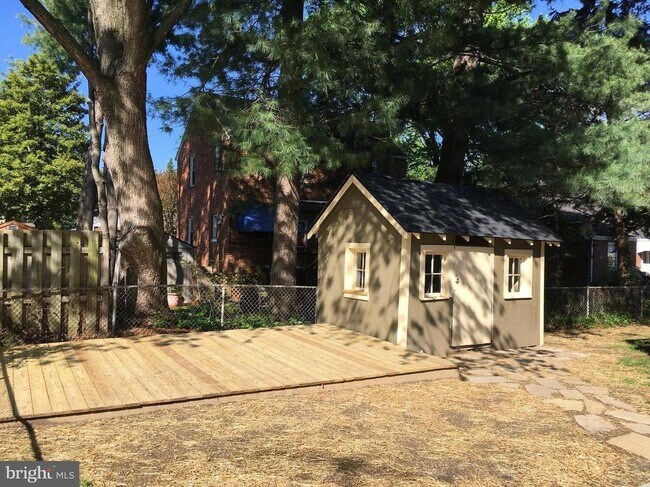 Foto del edificio - 604 N Emerson St