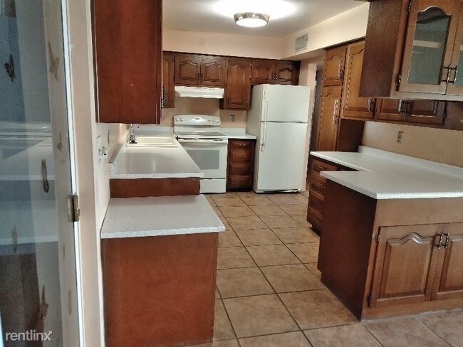 Building Photo - 3 br, 2 bath House - 6567 E Calle Herculo