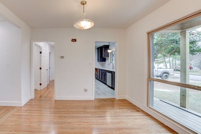 Building Photo - Brookside Bungalow! Newly Remodeled!