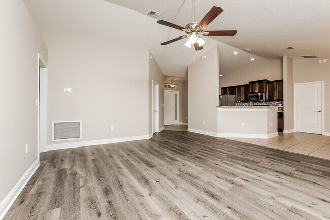 Building Photo - 2214 Angel Fish Loop
