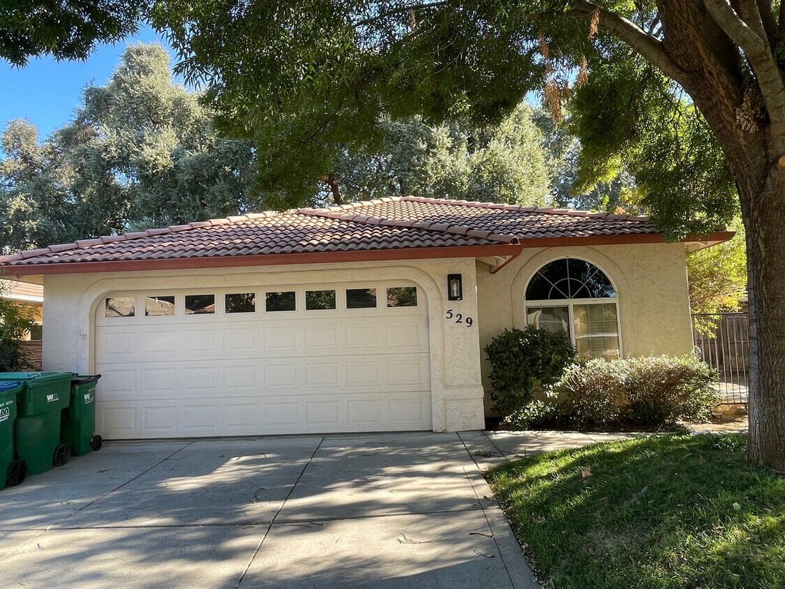 Primary Photo - 3 bedroom 2 bath, Mission Ranch Neighborho...