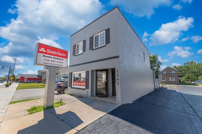 Foto del edificio - 3243 Ridge Rd