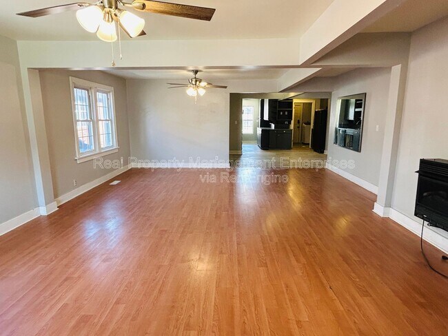 Foto del edificio - 2519 W Park Pl