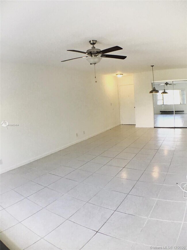 Foto del edificio - 5800 NE 22nd Way