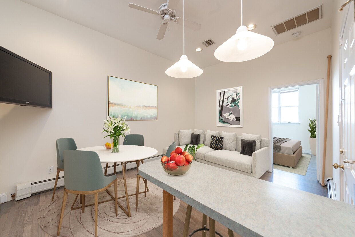 Open kitchen & living room - 517 Monroe St