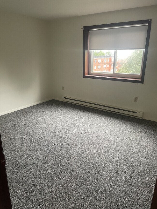 Foto del edificio - Hilltop Garden Apartments