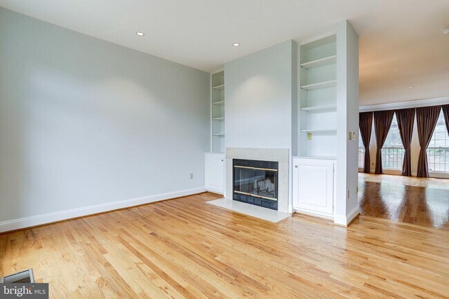 Foto del edificio - 1527 N Colonial Ct