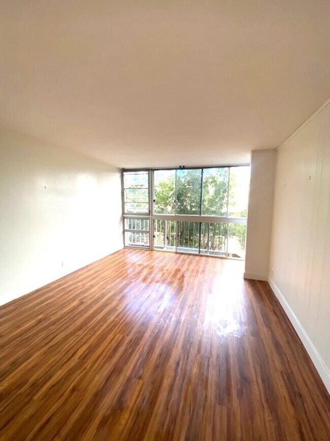Foto del edificio - Recently Renovated 1 Bedroom in Honolulu