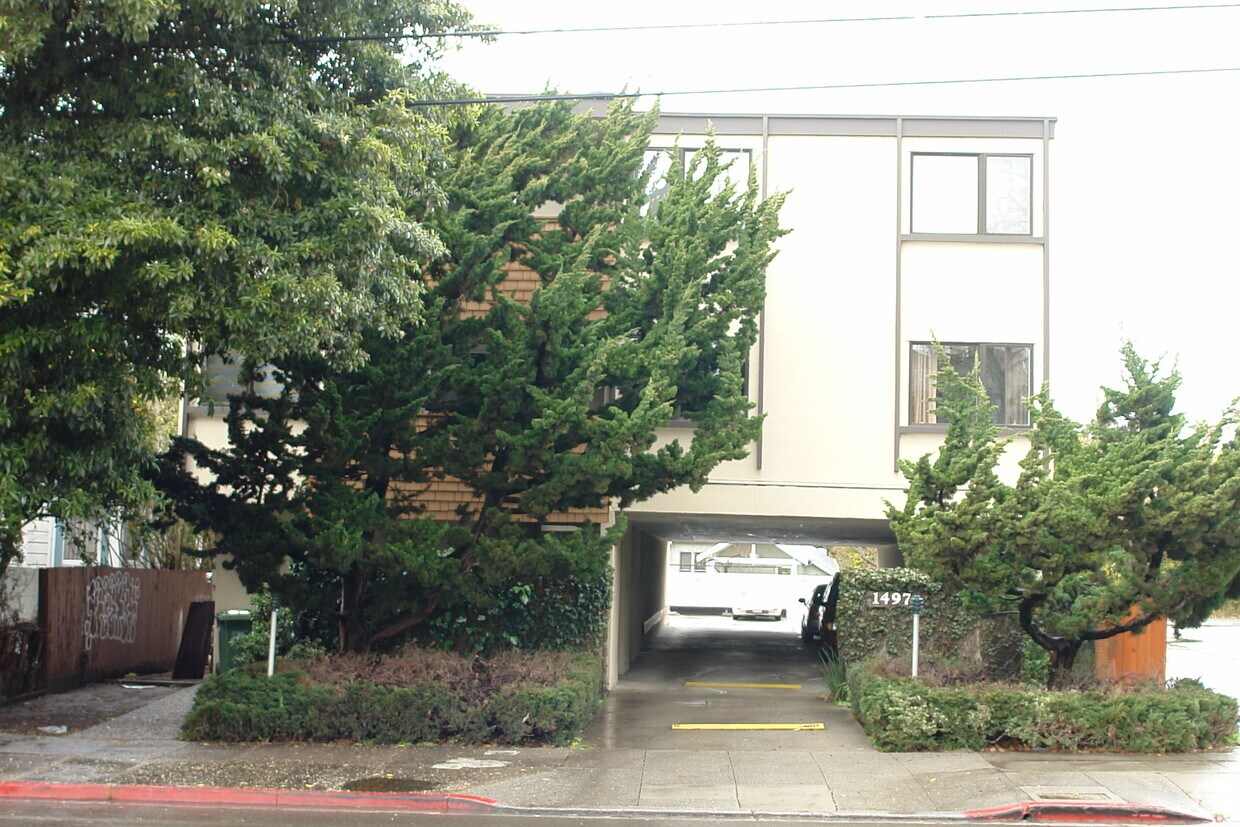 Primary Photo - 1497 Hopkins St