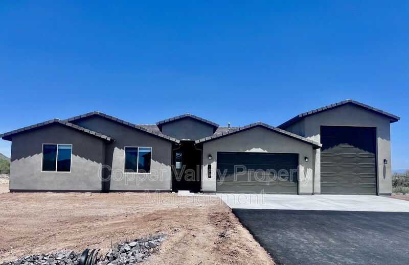 Primary Photo - 13848 E Barwick Dr