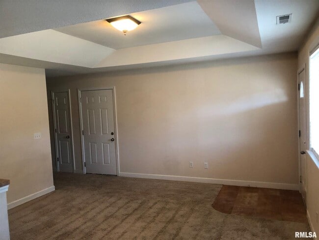 Building Photo - 3009 N Molleck Dr