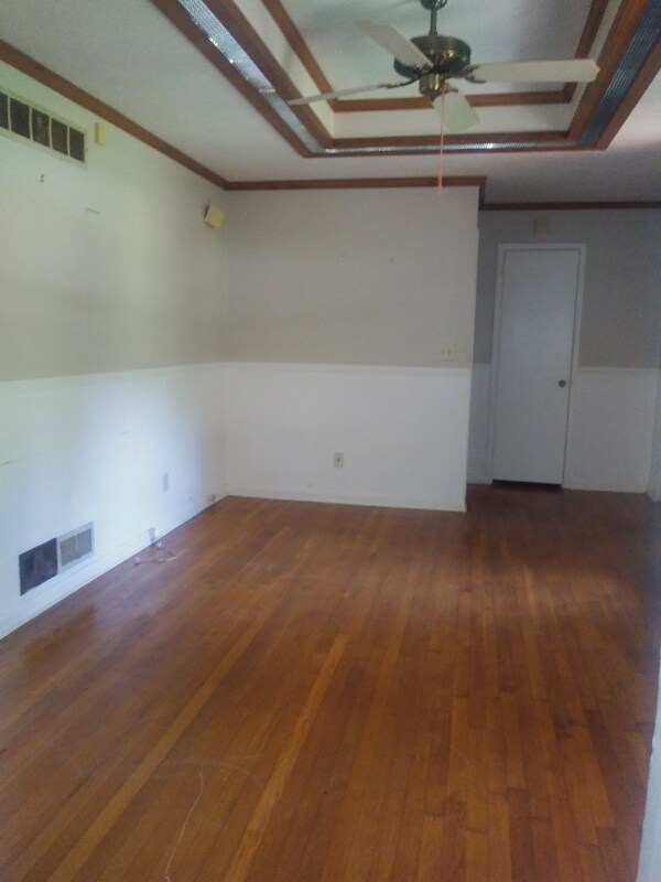 Foto del edificio - 790 Woodvalley Rd SW