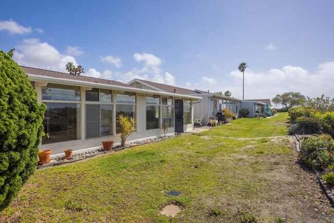 Building Photo - 3755 Vista Campana N