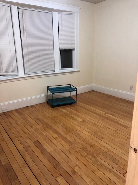 Building Photo - 279 Harvard St