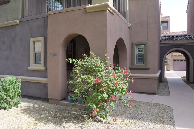 Foto del edificio - 3935 E Rough Rider Rd