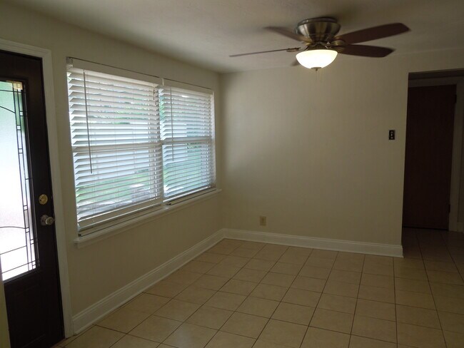 Building Photo - 1076 Terrace Dr