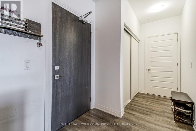 Building Photo - 102-102 Grovewood Common