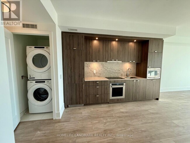 Building Photo - 115 Denison Ave