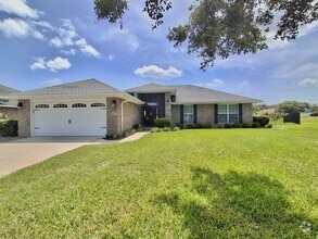 Building Photo - 6330 SW 48th Ave