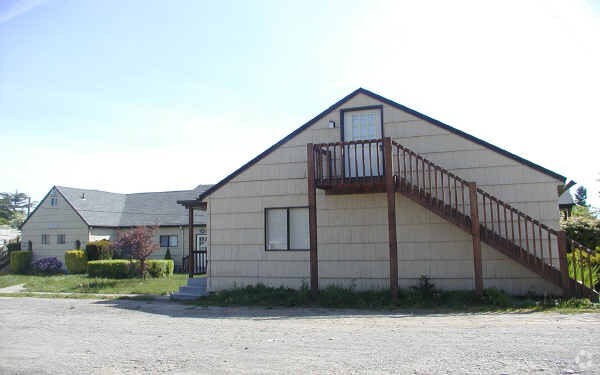 Foto del edificio - Cully Court Apartments