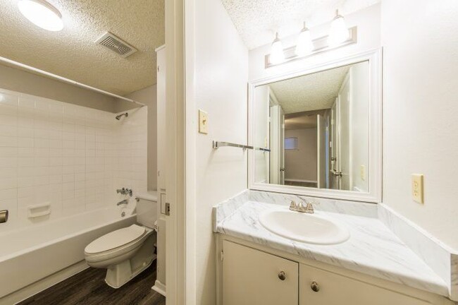 Building Photo - 111 W 38th St