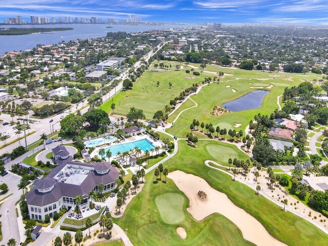 Foto del edificio - 424 Gulf Rd
