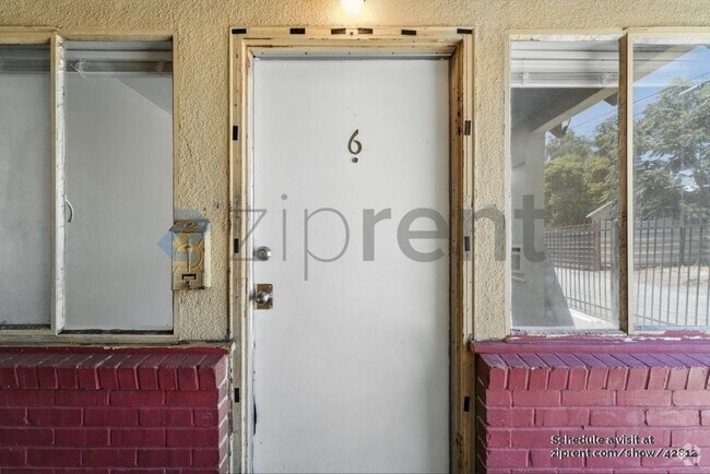 Building Photo - 151 W 18th St
