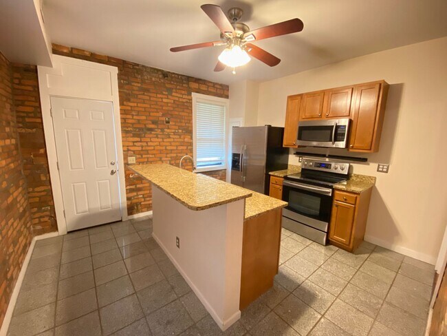 Foto del edificio - 884-886-886 Hunter Ave