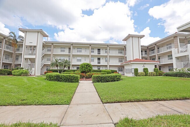 Foto del edificio - 6505 Stone River Rd