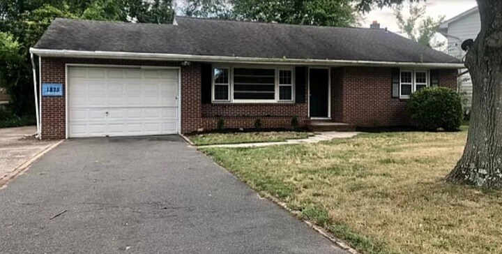 Foto principal - 1875 E Walnut Rd