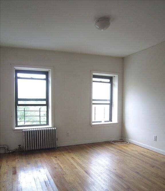 Building Photo - 411 E 12th St