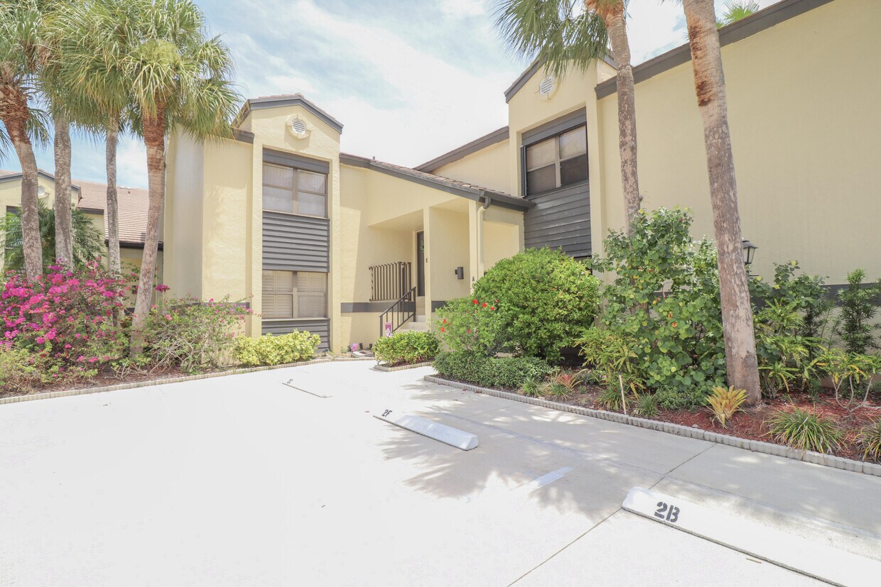 Foto principal - 3961 SW Greenwood Way