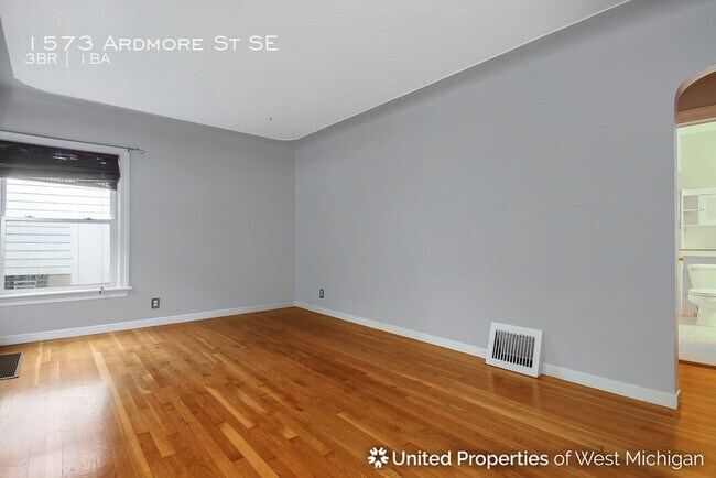 Building Photo - 1573 Ardmore St SE