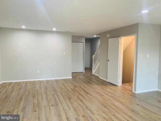 Foto del edificio - 704 Bromley Estate