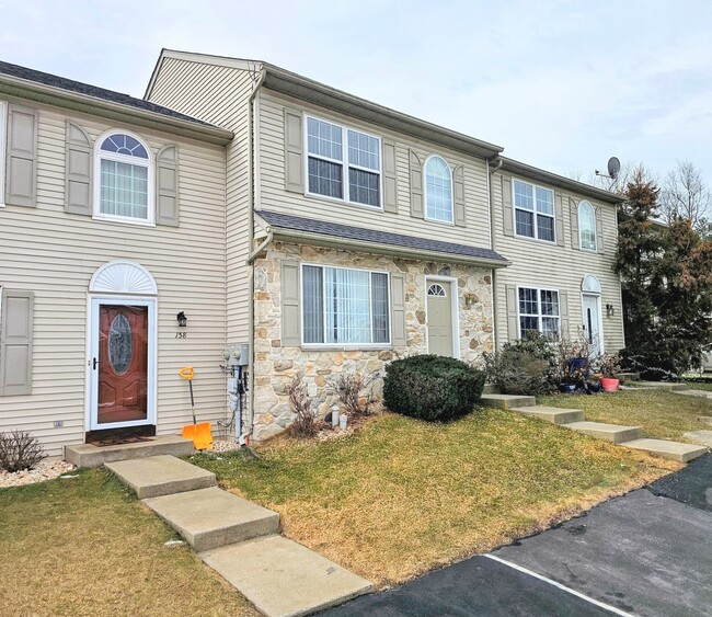 Building Photo - 160 Riders Way