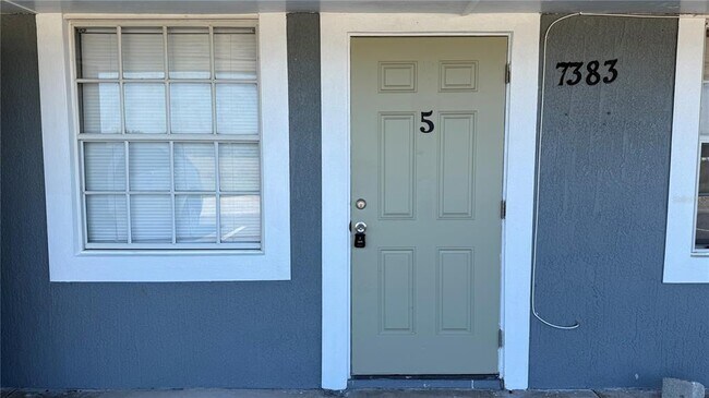 Foto del edificio - 7383 Waverly Rd