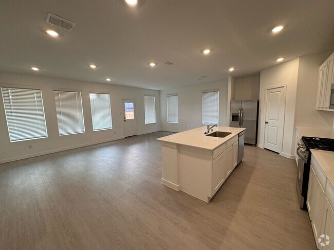 Building Photo - 814 Madrono Dr